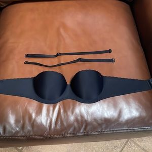 Victoria’s Secret strapless bra